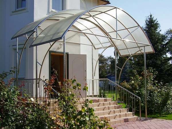 Вибір навісу для приватного будинку